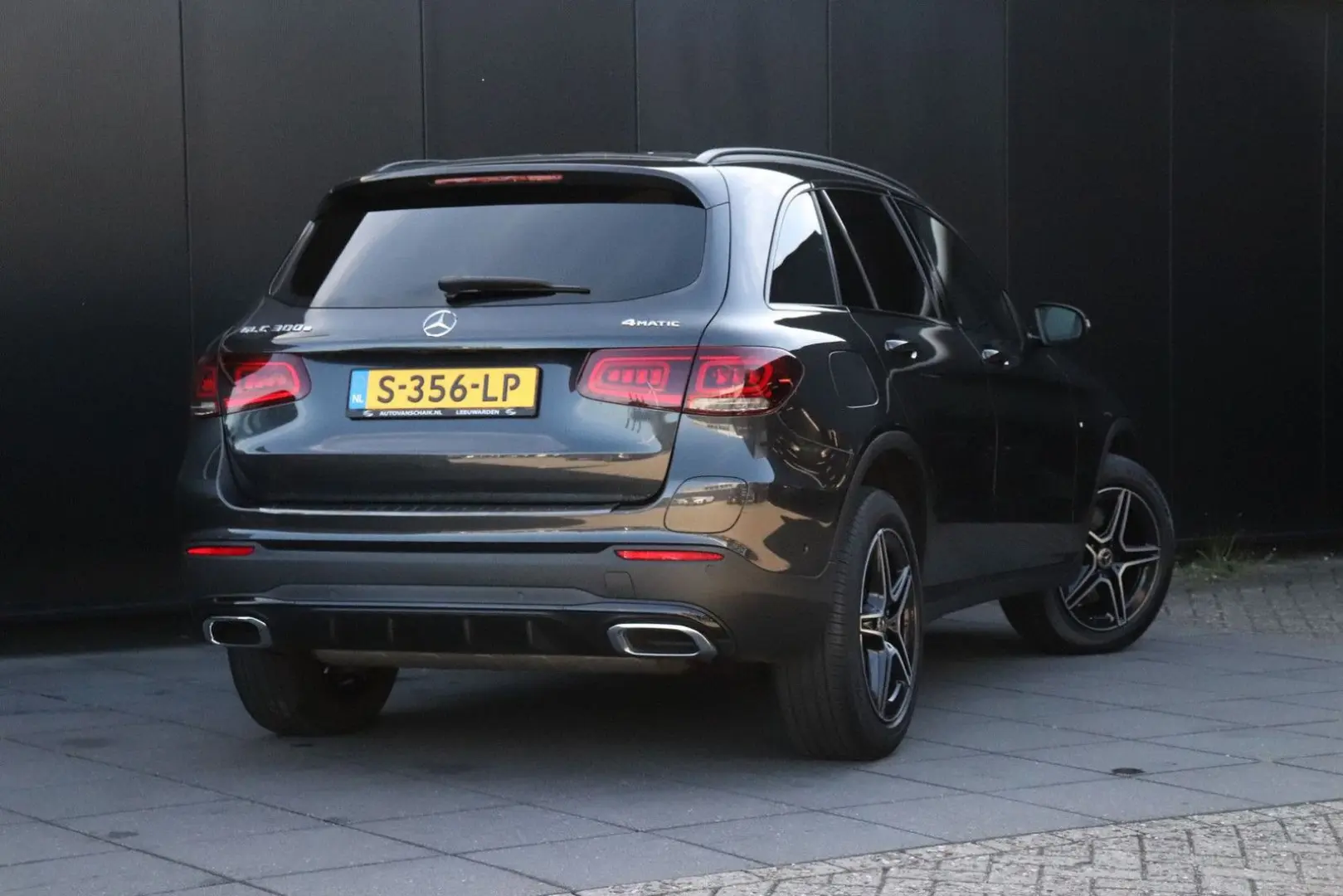 GLC 300 300e 4MATIC AMG Premium Plus | LEDER | P