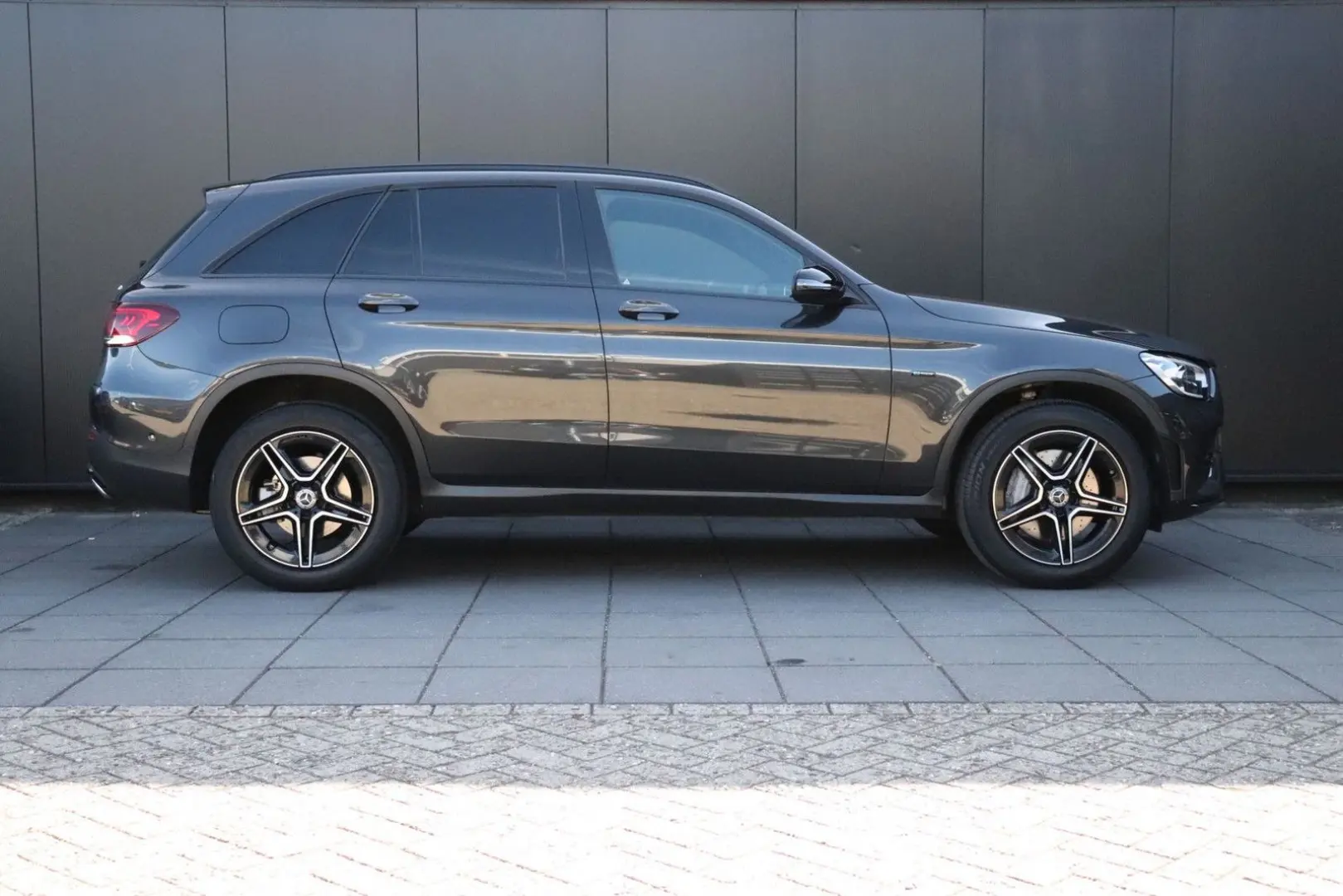 GLC 300 300e 4MATIC AMG Premium Plus | LEDER | P