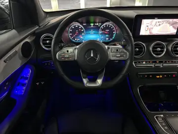 GLC 300 e 4Matic*AMG-LINE*PANO*360*AMBIENT*NIGHT