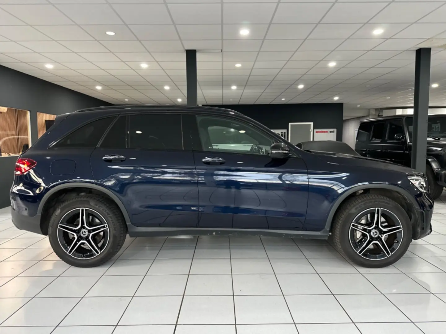 GLC 300 e 4Matic*AMG-LINE*PANO*360*AMBIENT*NIGHT