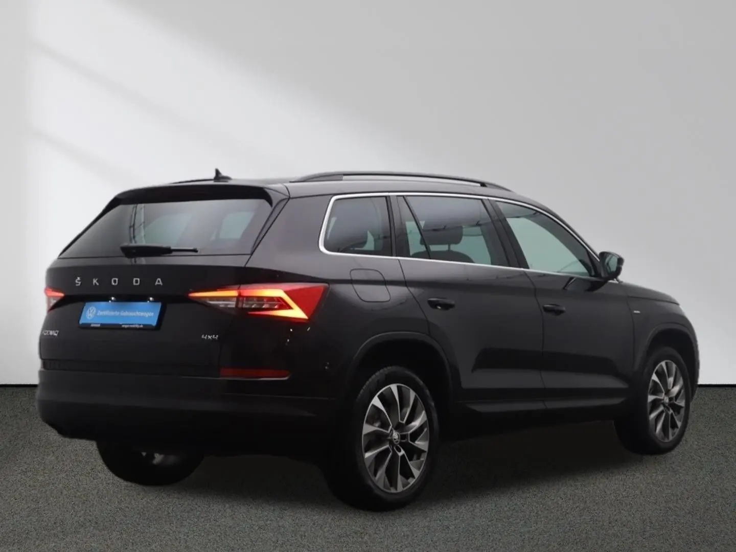 SKODA Kodiaq CLEVER 2.0 TDI DSG CarPlay LED LEASING
