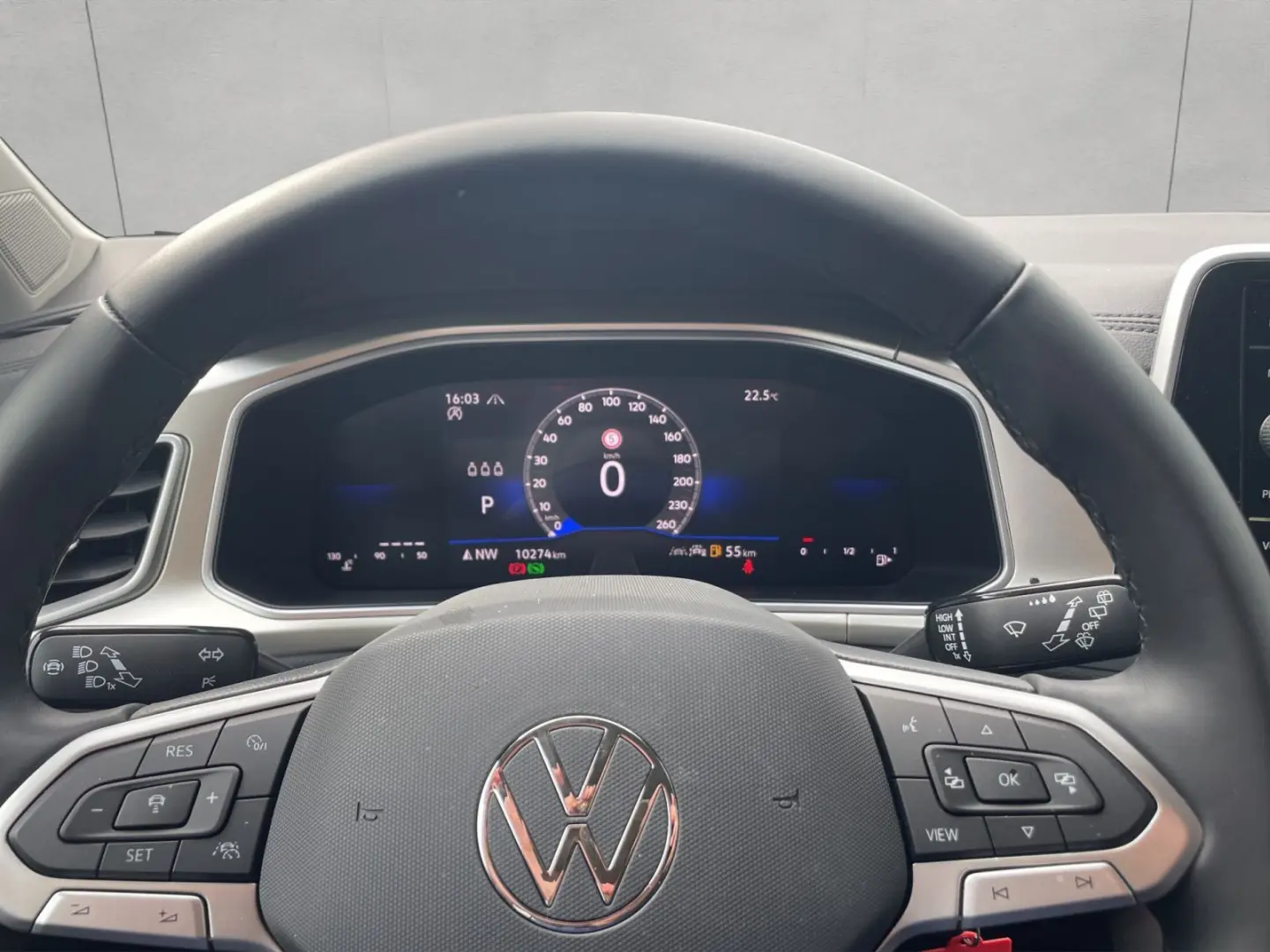 VOLKSWAGEN T-Roc MOVE 1.5 TSI DSG, NAVI,LEASING