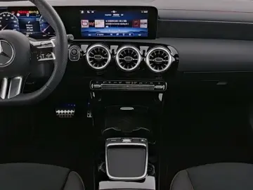 MERCEDES BENZ CLA200 AMG *Pano*Night*MultiBeam*360*LEASING