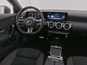 MERCEDES BENZ CLA200 AMG *Pano*Night*MultiBeam*360*LEASING