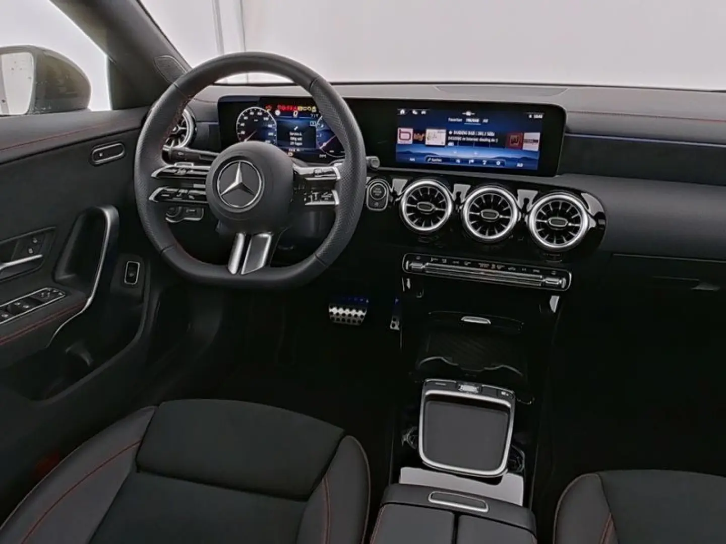 MERCEDES BENZ CLA200 AMG *Pano*Night*MultiBeam*360*LEASING