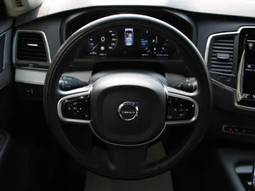 XC90