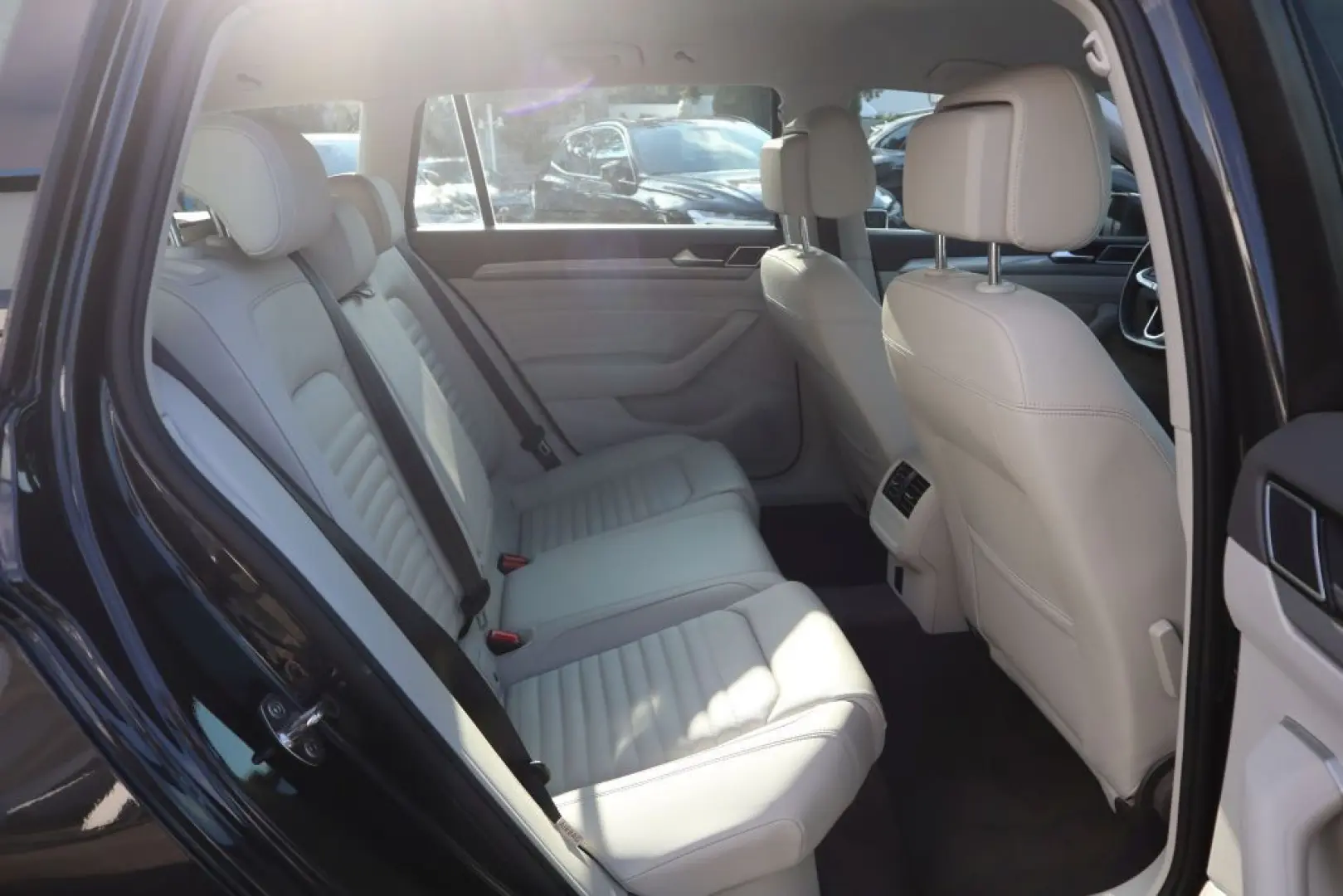 Passat Variant 2.0 TDI SCR DSG Business|LEDER|