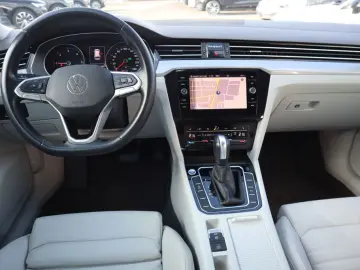 Passat Variant 2.0 TDI SCR DSG Business|LEDER|