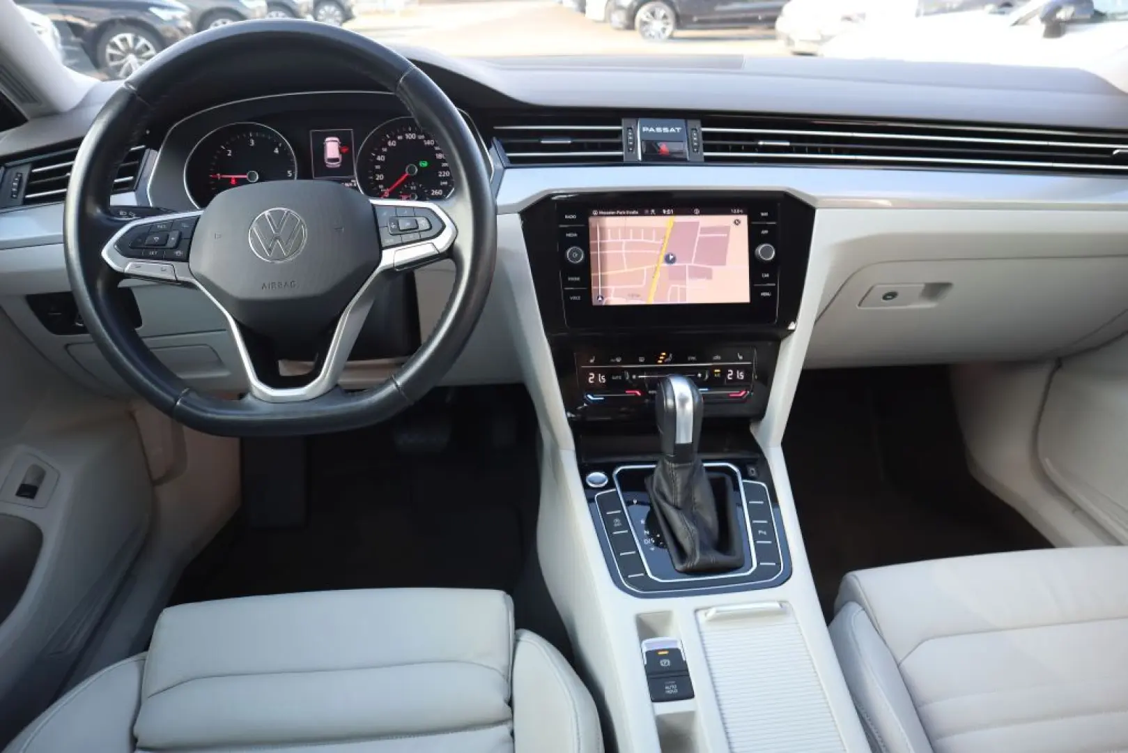 Passat Variant 2.0 TDI SCR DSG Business|LEDER|