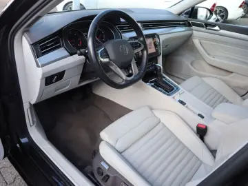 Passat Variant 2.0 TDI SCR DSG Business|LEDER|