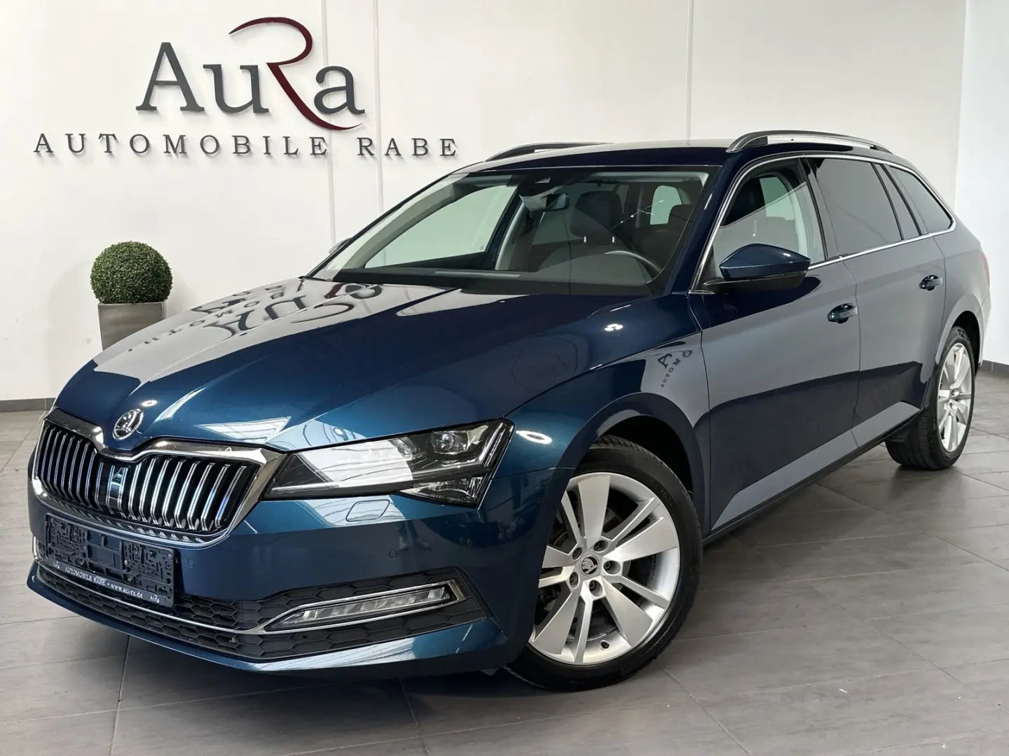 Superb Combi 2.0 TDI Premium Edition NAV+LED+AHK
