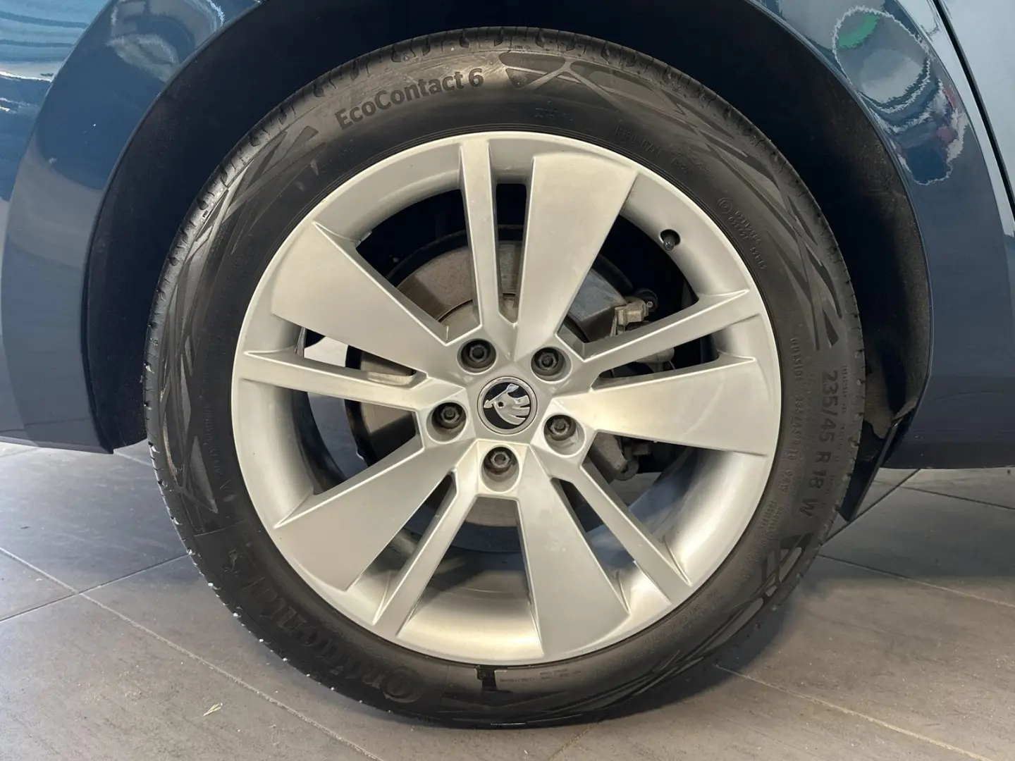 Superb Combi 2.0 TDI Premium Edition NAV+LED+AHK