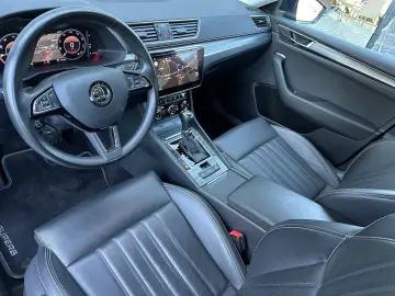 Superb Combi 2.0 TDI Premium Edition NAV+LED+AHK
