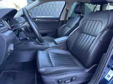 Superb Combi 2.0 TDI Premium Edition NAV+LED+AHK