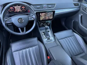 Superb Combi 2.0 TDI Premium Edition NAV+LED+AHK