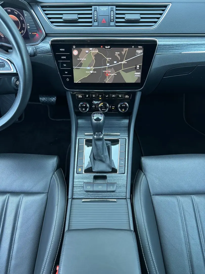 Superb Combi 2.0 TDI Premium Edition NAV+LED+AHK
