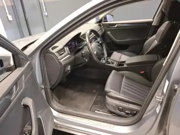 SUPERB COMBI 2.0TDi PREMIUM EDITION ACC/VC/KAM.