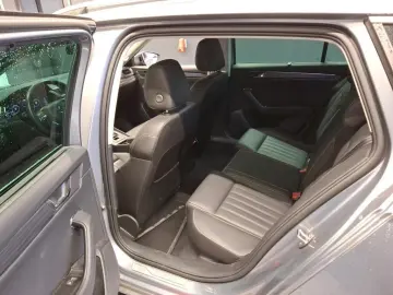 SUPERB COMBI 2.0TDi PREMIUM EDITION ACC/VC/KAM.