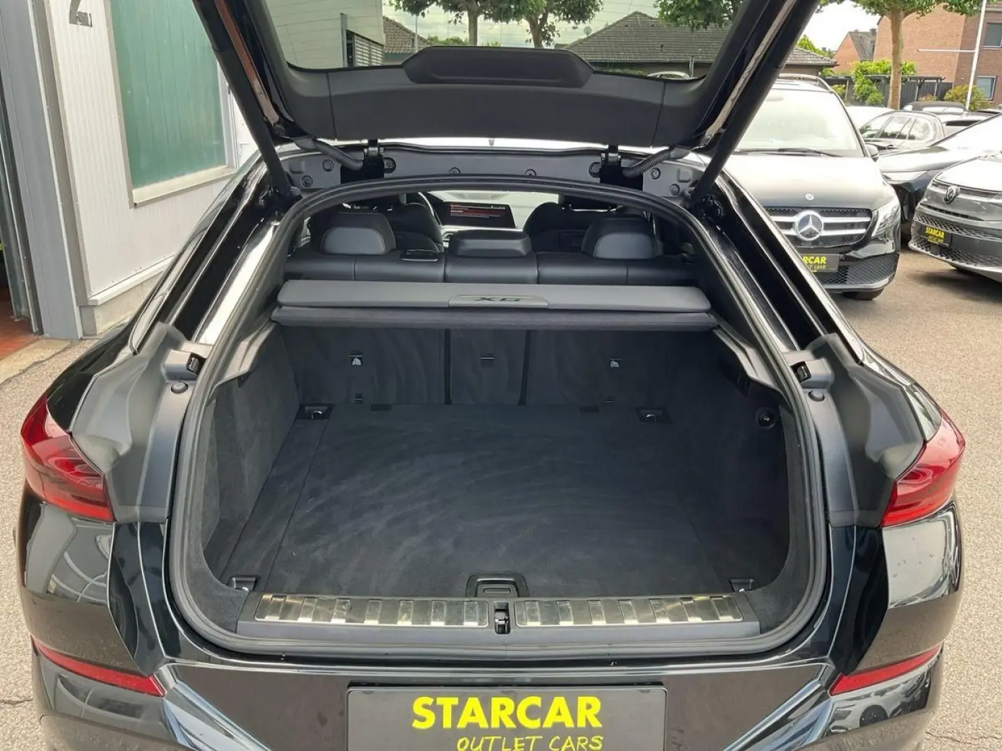 X6 xDRIVE 30d M-SPORTPAKET+PANO+StHZ+LASER+AHK+A