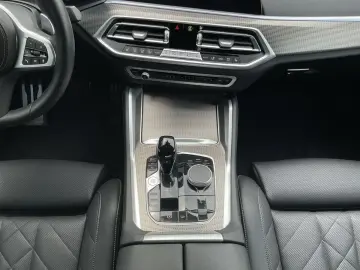 X6 xDRIVE 30d M-SPORTPAKET+PANO+StHZ+LASER+AHK+A