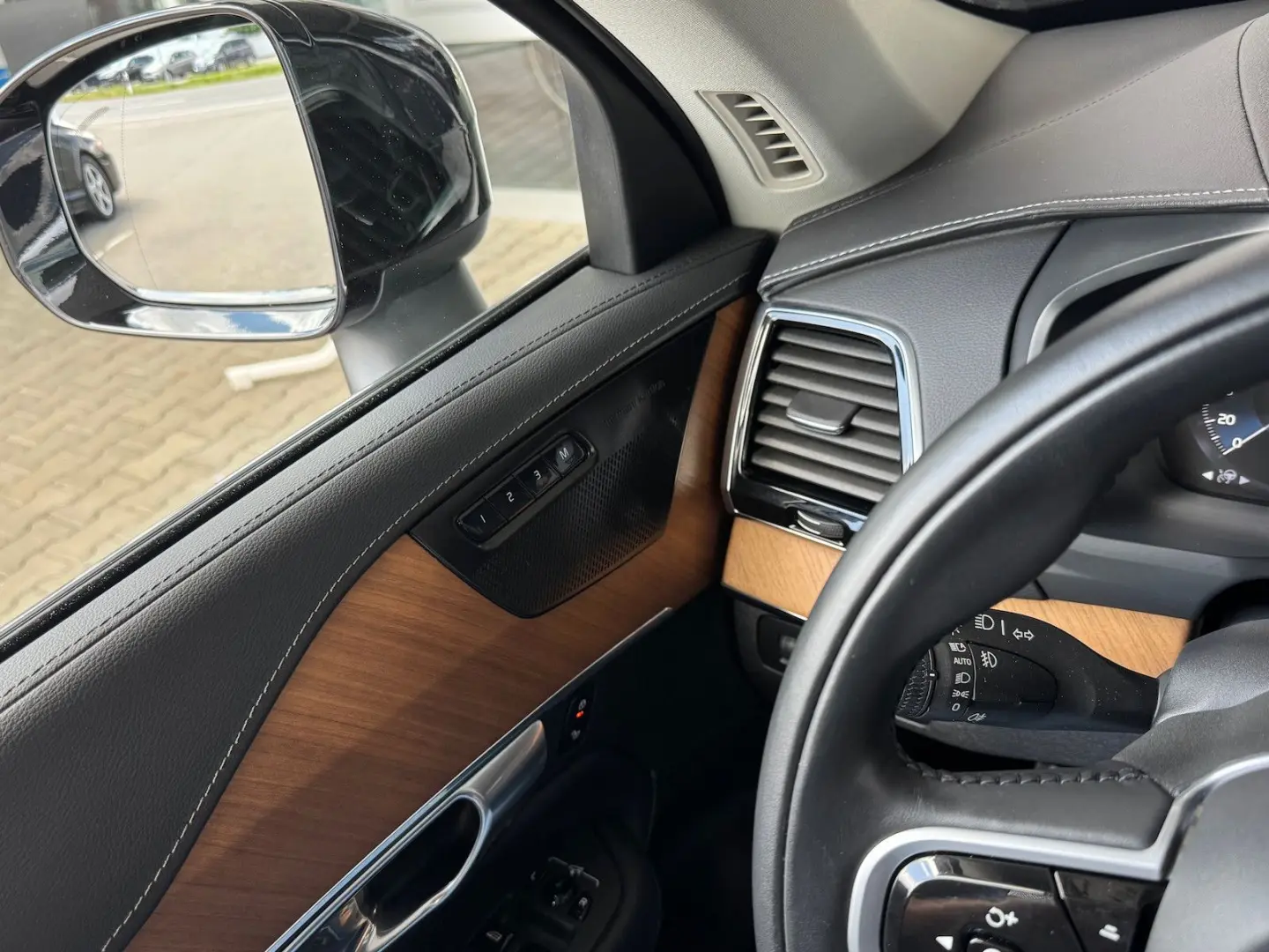 XC90 B5*Inscription*360°*Pano*AHK*Standheizg*H&K