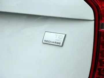 XC90 2.0 Plus Bright Recharge Plug-In Hybrid AWD