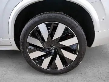 XC90 2.0 Plus Bright Recharge Plug-In Hybrid AWD