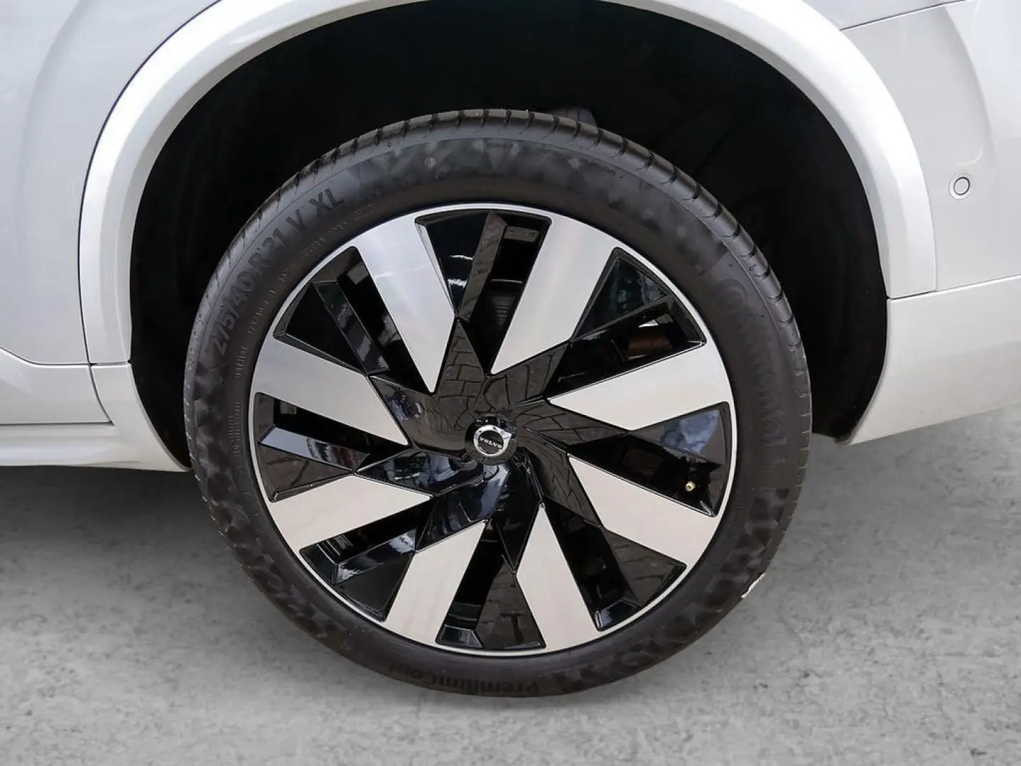 XC90 2.0 Plus Bright Recharge Plug-In Hybrid AWD