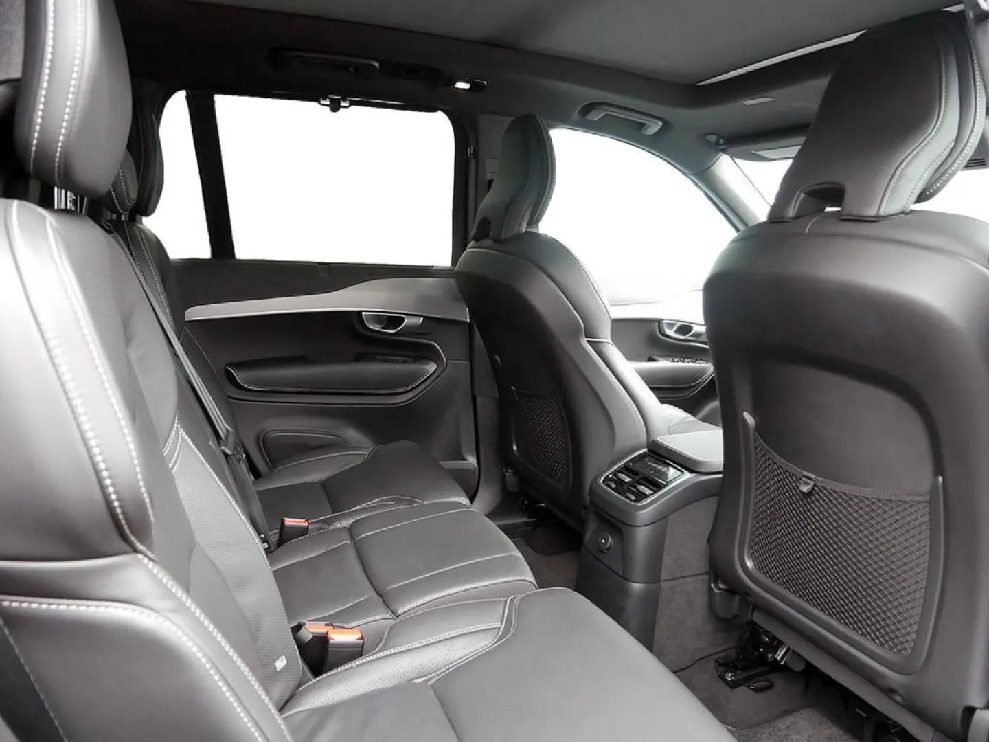XC90 2.0 Plus Bright Recharge Plug-In Hybrid AWD