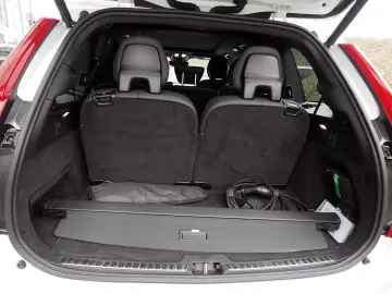 XC90 2.0 Plus Bright Recharge Plug-In Hybrid AWD