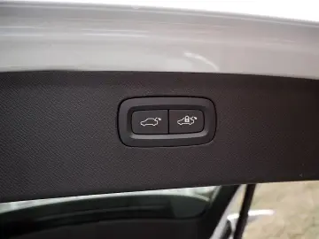 XC90 2.0 Plus Bright Recharge Plug-In Hybrid AWD