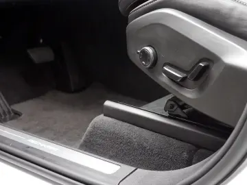 XC90 2.0 Plus Bright Recharge Plug-In Hybrid AWD