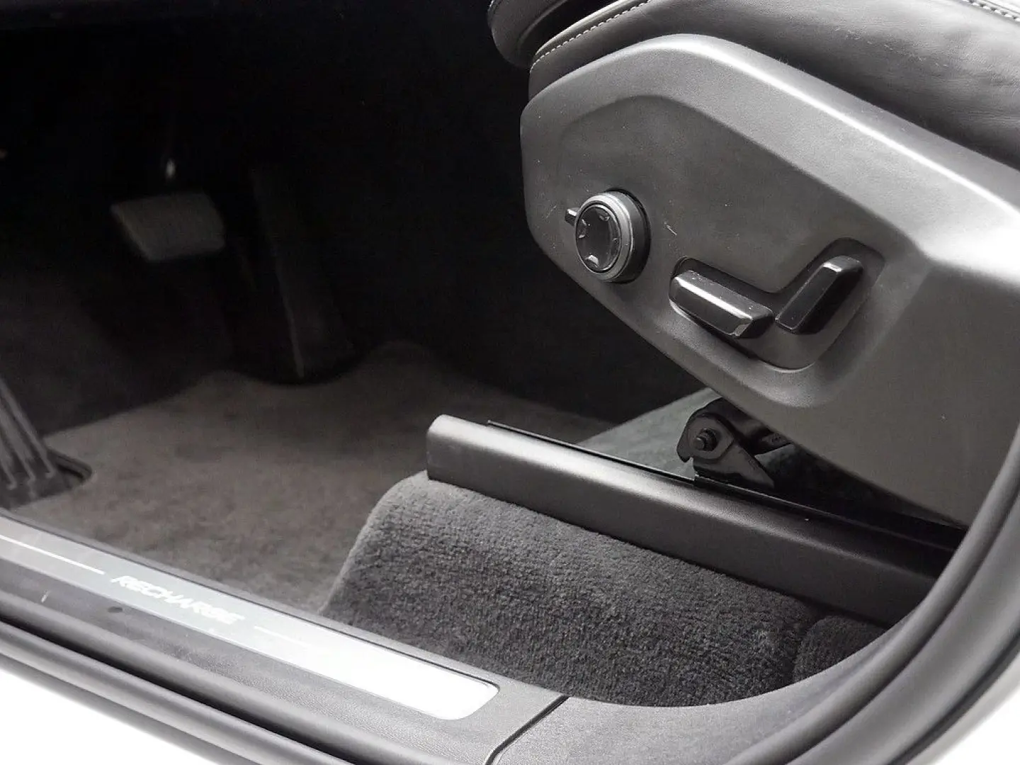 XC90 2.0 Plus Bright Recharge Plug-In Hybrid AWD