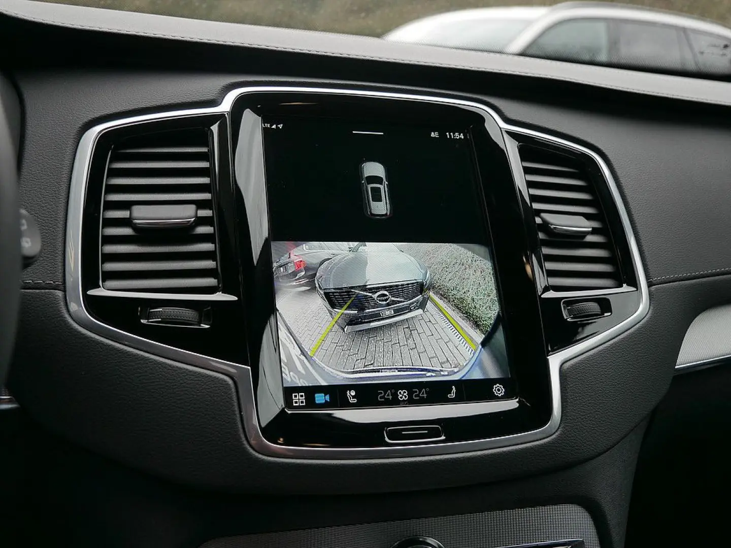 XC90 2.0 Plus Bright Recharge Plug-In Hybrid AWD