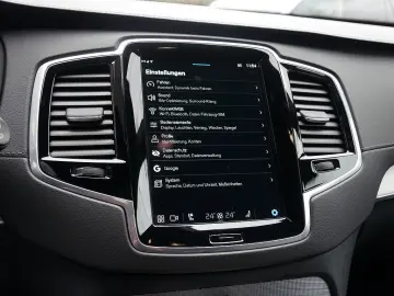 XC90 2.0 Plus Bright Recharge Plug-In Hybrid AWD