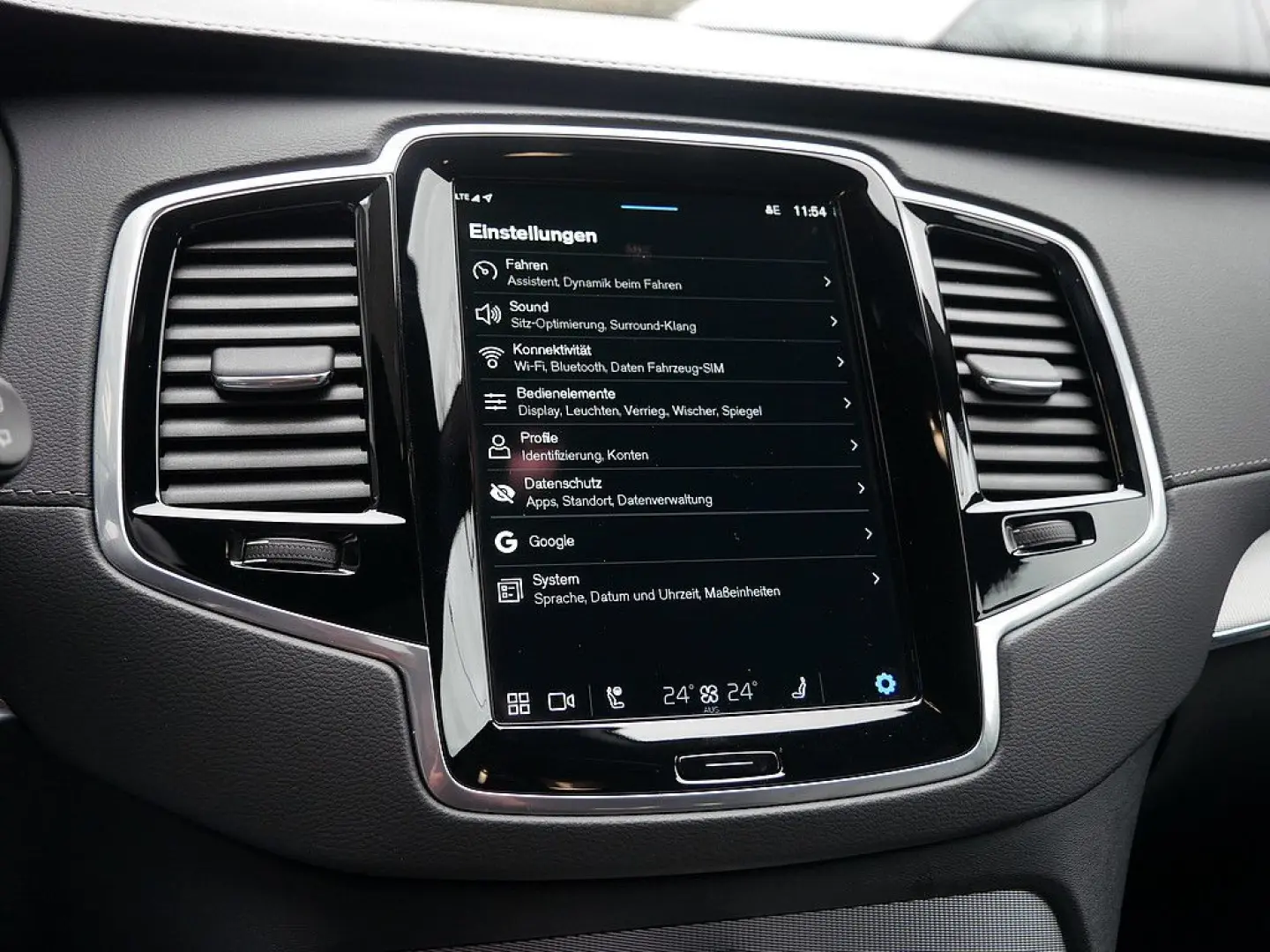 XC90 2.0 Plus Bright Recharge Plug-In Hybrid AWD