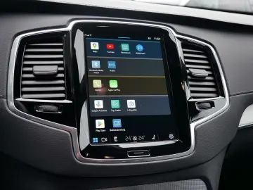 XC90 2.0 Plus Bright Recharge Plug-In Hybrid AWD
