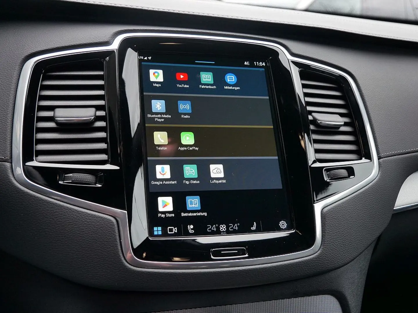 XC90 2.0 Plus Bright Recharge Plug-In Hybrid AWD
