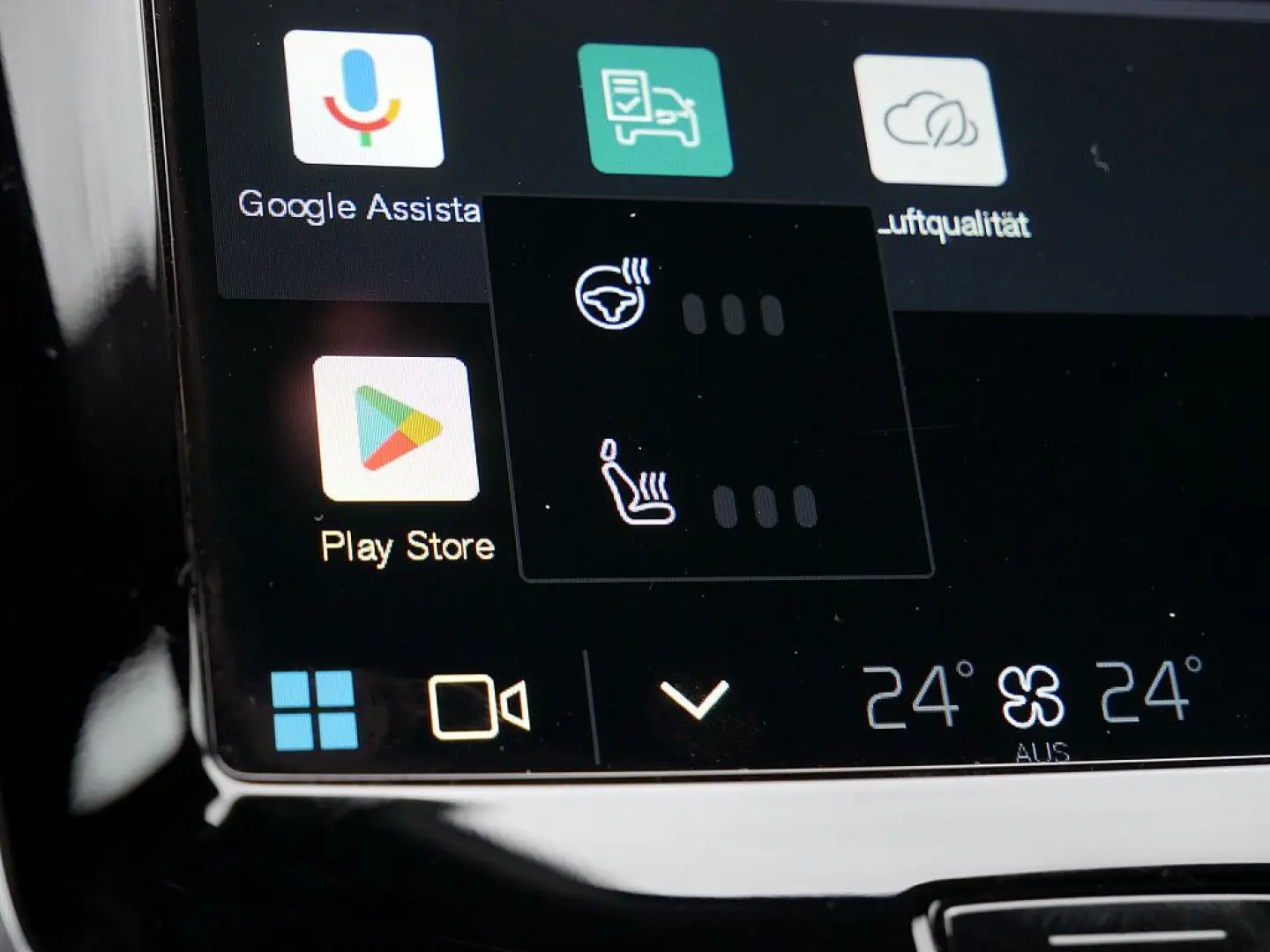 XC90 2.0 Plus Bright Recharge Plug-In Hybrid AWD