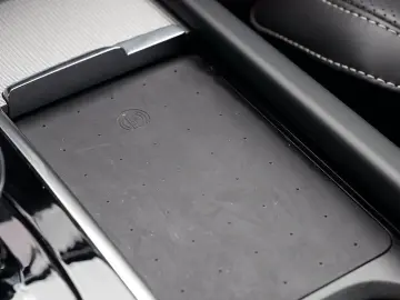 XC90 2.0 Plus Bright Recharge Plug-In Hybrid AWD