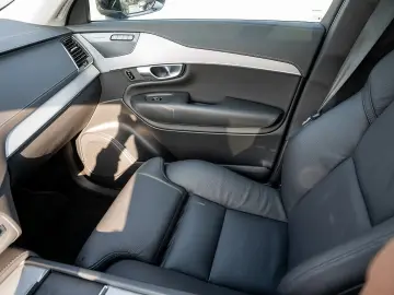 XC90 T8 Plus Bright AWD H/K PANO 360-GRAD-KAMERA