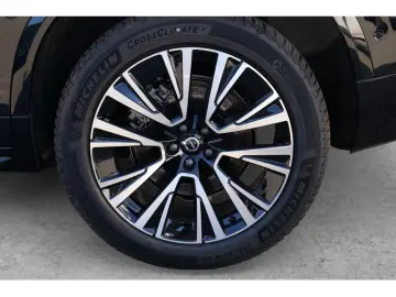 XC90 T8 Plus Bright Recharge Plug-In Hybrid AWD