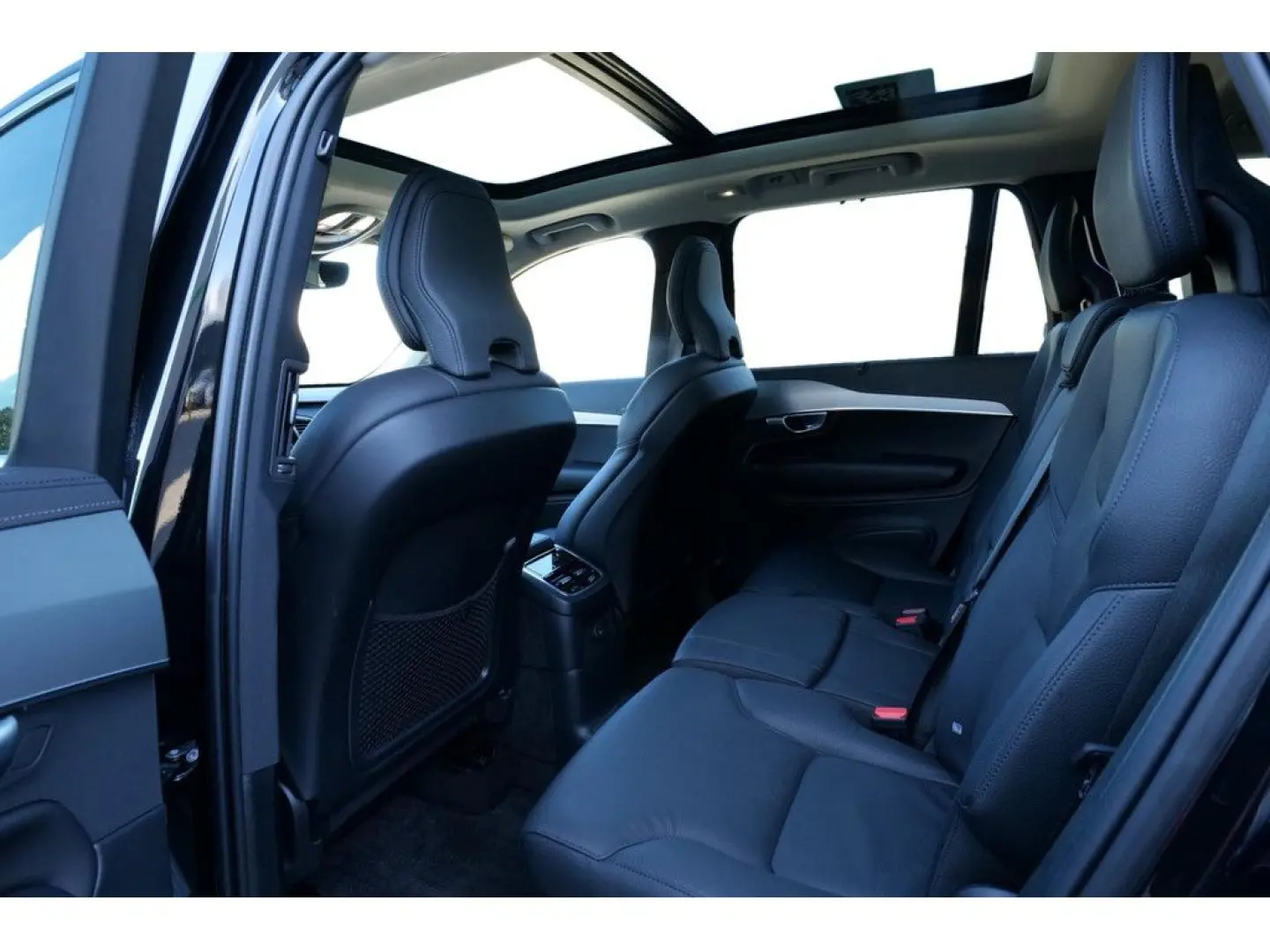 XC90 T8 Plus Bright Recharge Plug-In Hybrid AWD