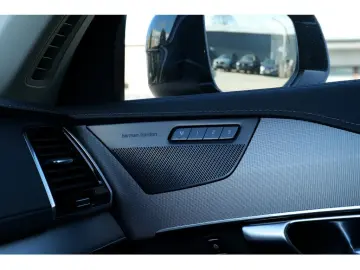 XC90 T8 Plus Bright Recharge Plug-In Hybrid AWD