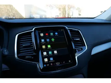 XC90 T8 Plus Bright Recharge Plug-In Hybrid AWD