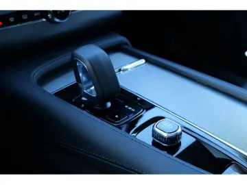 XC90 T8 Plus Bright Recharge Plug-In Hybrid AWD