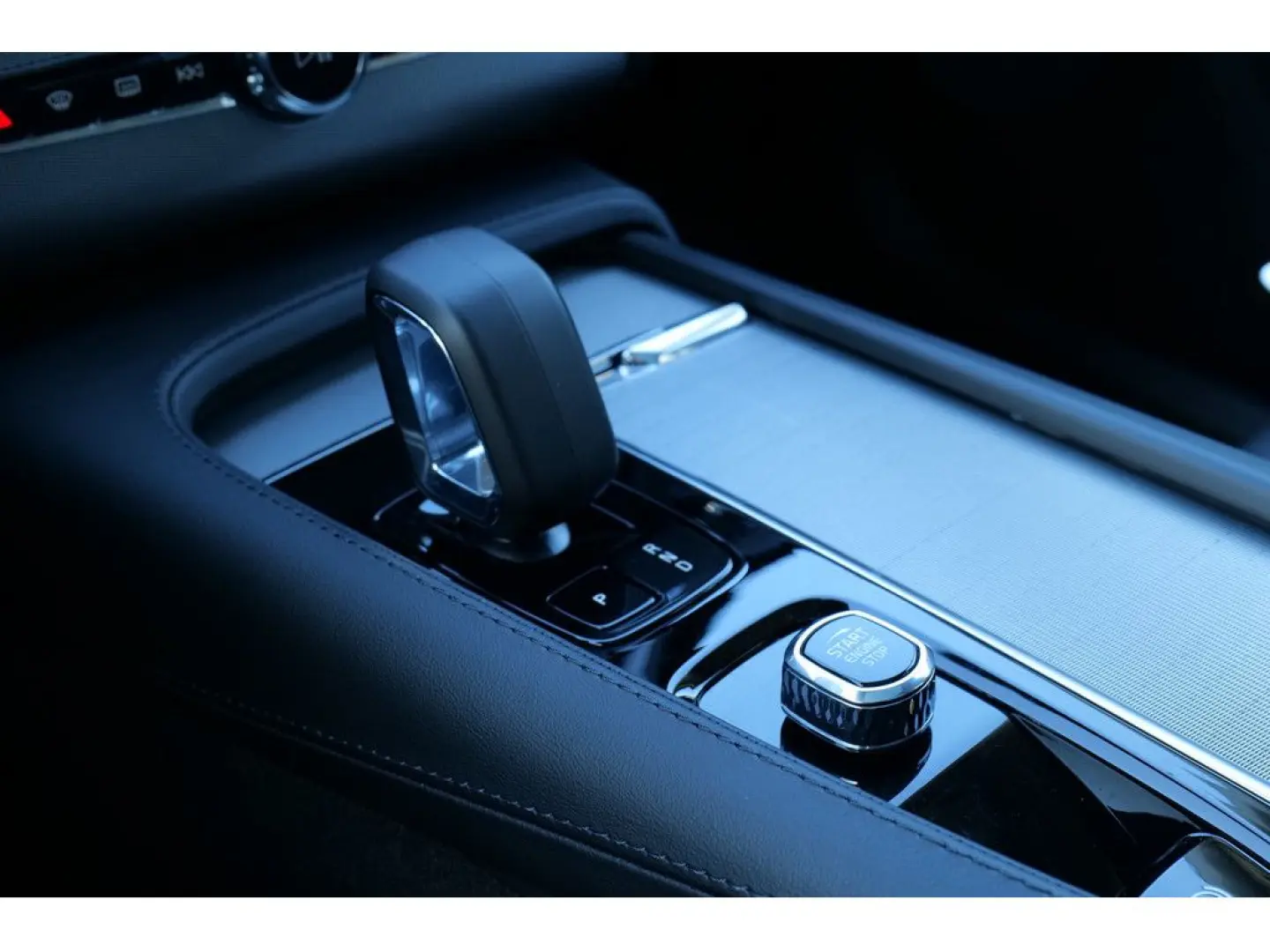 XC90 T8 Plus Bright Recharge Plug-In Hybrid AWD