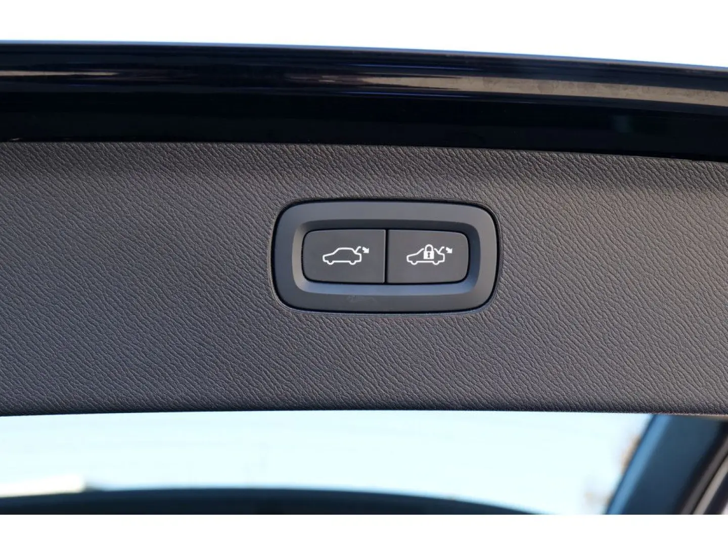 XC90 T8 Plus Bright Recharge Plug-In Hybrid AWD