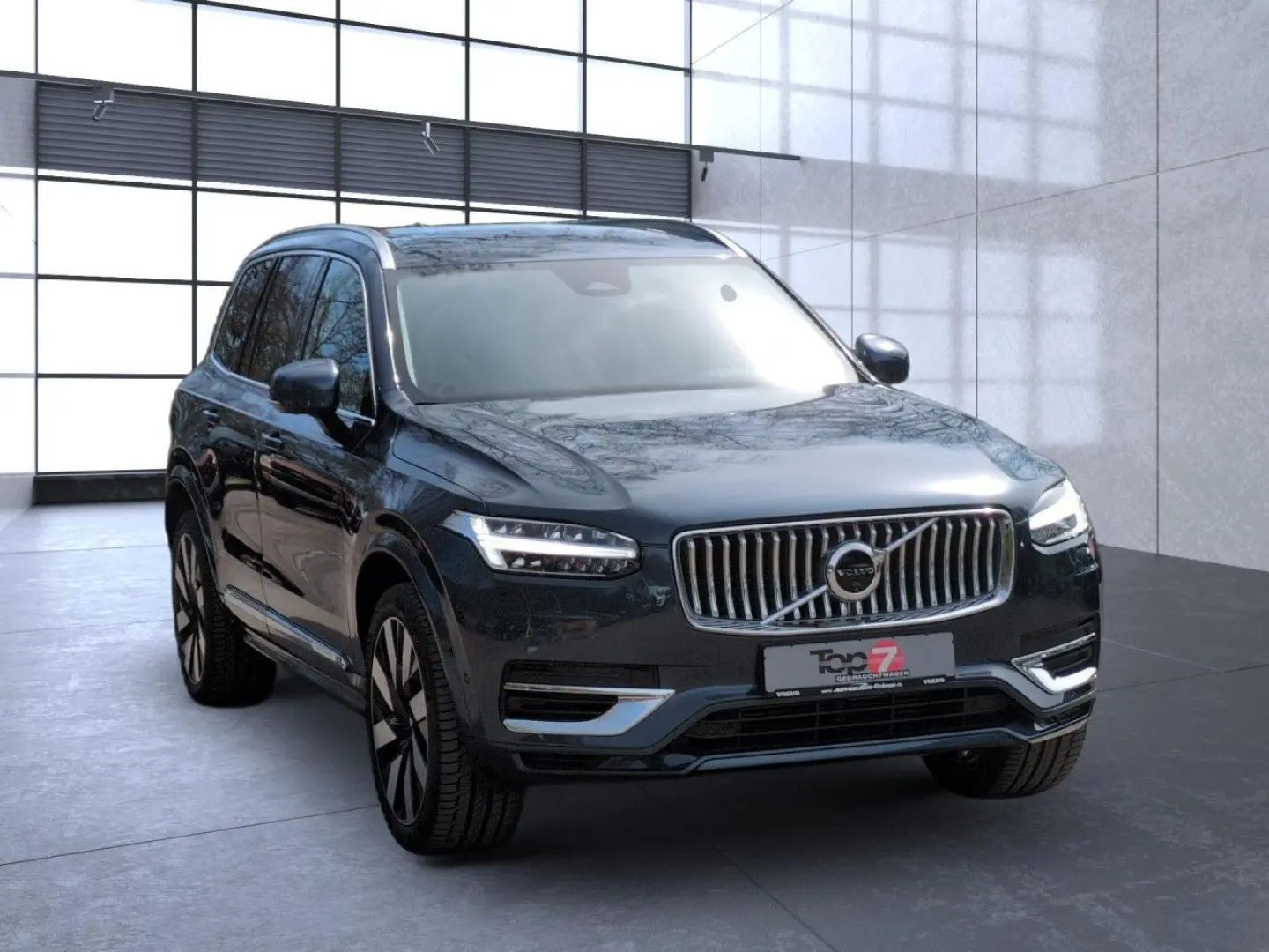 XC90 T8 Recharge Ultra Bright Plug-In Hybrid AWD