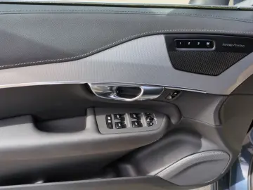 XC90 T8 Recharge Ultra Bright Plug-In Hybrid AWD